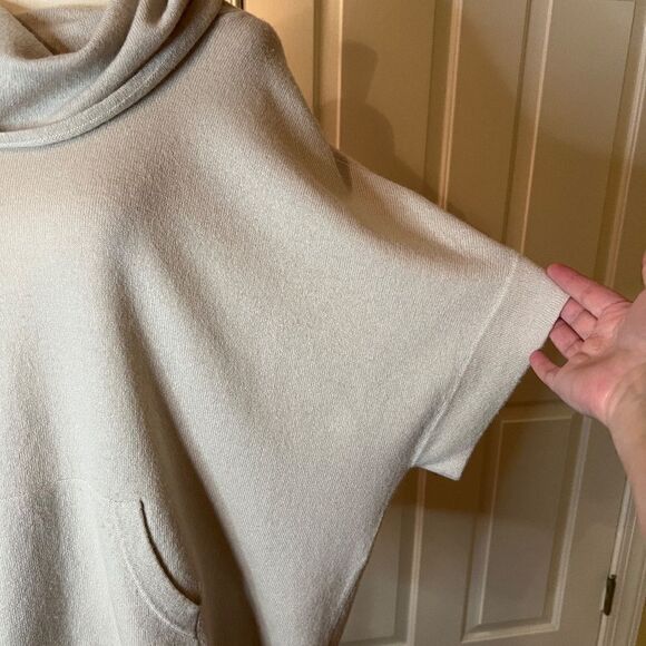 GUC C by Bloomingdales Cashmere Cowl Neck Oversize Sweater in Tan Size XS/S - Picture 3 of 4